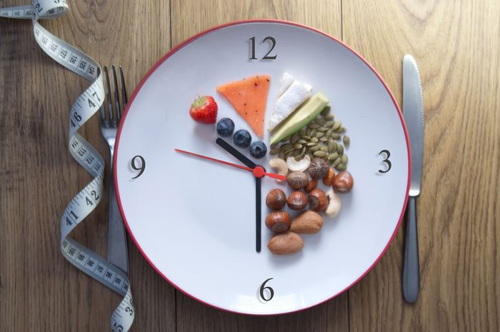 Berpuasa Bisa Turunkan Berat Badan dengan Akurat? Inilah Arti, Manfaat, dan Tips Diet Intermittent Fasting. sumber foto pinterest