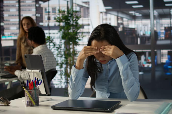 Waspada, Mager Gerak Padahal Seharian Rebahan! Bisa Jadi Mental Lagi Burnout, Kenali dan Atasi Sebelum Rusak Produktivitasmu! (Sumber: Freepik)