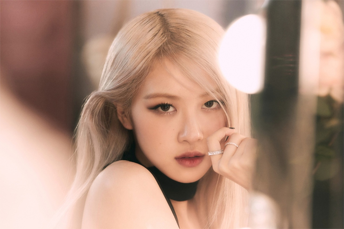 APT. Kuat di Billboard Hot 100 Selama 32 Minggu, Ros&eacute; Blackpink &lsquo;Tantang&rsquo; Dominasi Jimin BTS.