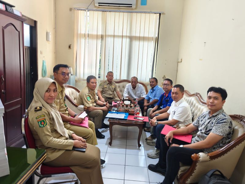 MEDIASI: SPSI PT Pakerin bersama Kabid Pengawasan Disnakertrans Provinsi dan kuasa hukum perusahaan melakukan mediasi beberapa waktu lalu.&nbsp;