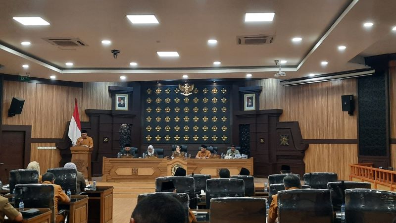 DISESUAIKAN: Rapat paripurna terkait penyampaian pemandangan umum fraksi-fraksi atas rancangan perubahan Perda Kota Mojokerto Nomor 7 Tahun 2023 tentang Pajak Daerah dan Retribusi Daerah.