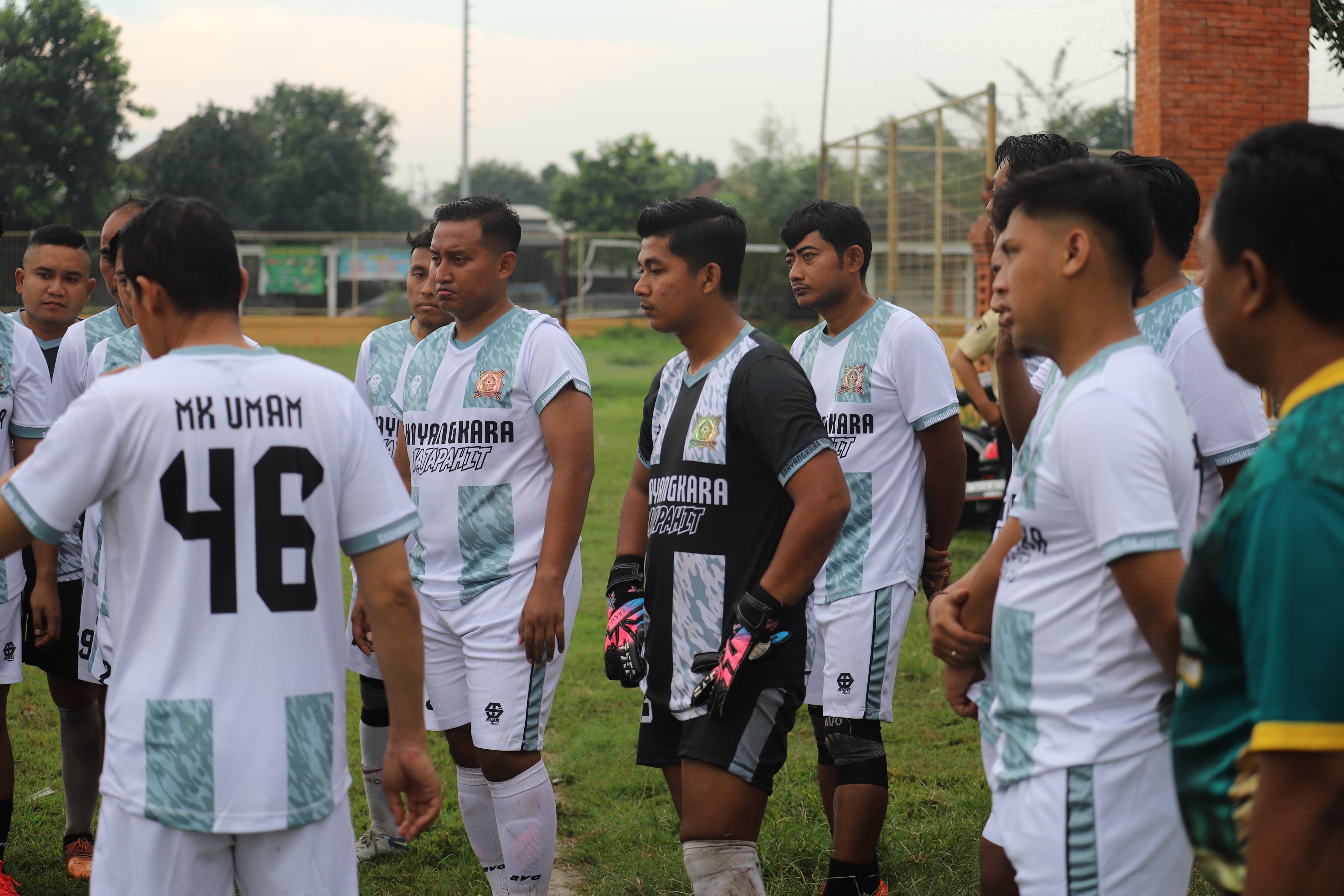 Tim sepak bola Polres Mojokerto jelang Kapolda Cup.