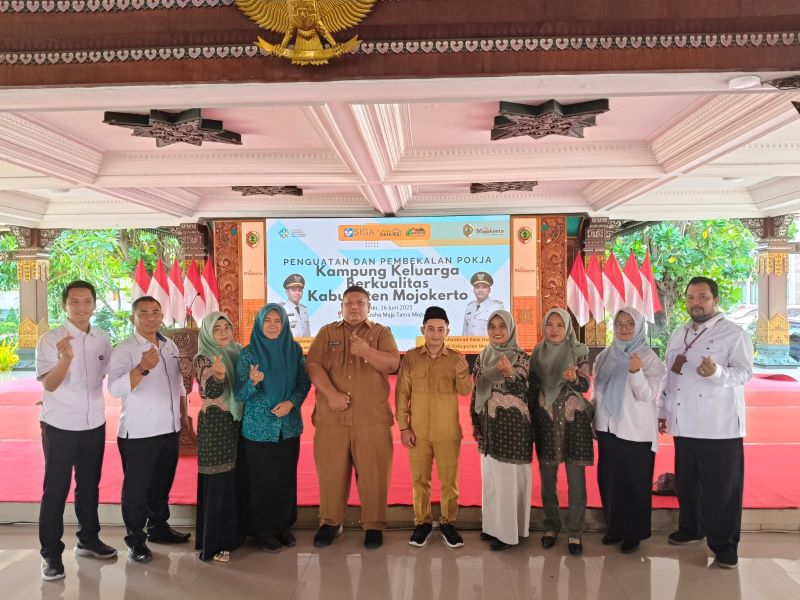 AKTIF: Kader pokja kampung KB Desa Mojowiryo mengikuti pembekalan dan penguatan di Pendapa Graha Majatama Pemkab Mojokerto, kemarin (17/6).