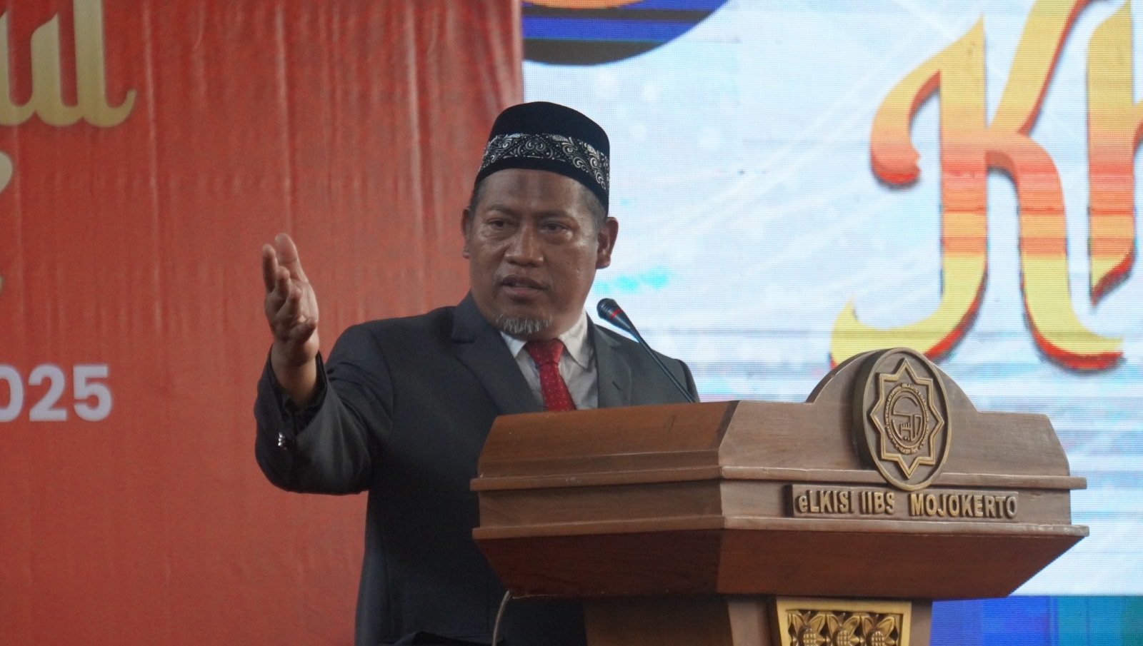 Pimpinan dan Pengasuh Ponpes Pondok Pesantren Islamic Center (PPIC) eLKISI Dr. Fathurrohman, M.Pd.I.