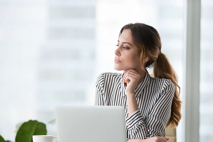 5 Alasan Perempuan Lebih Nyaman dengan Kesendirian, Bukti Kemandirian dan Suka Kebebasan