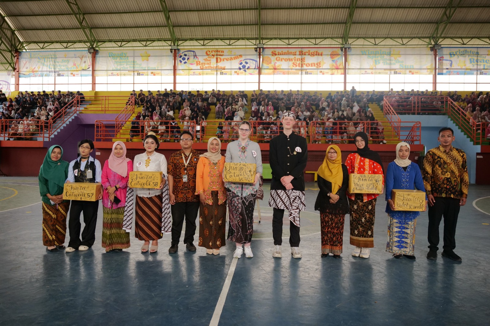 Apresiasi diberikan kepada warga SMAN 1 Puri.
