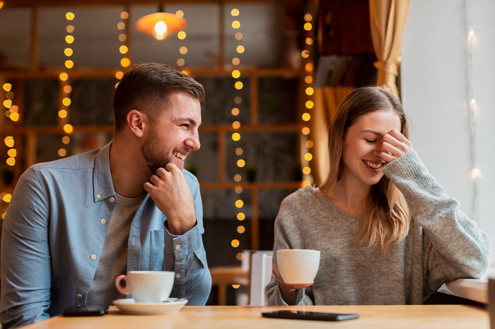 Kenali Kepribadian Seseorang dari Tempat First Date, Nonton Bioskop Berarti Introvert? (sumber: Freepik)