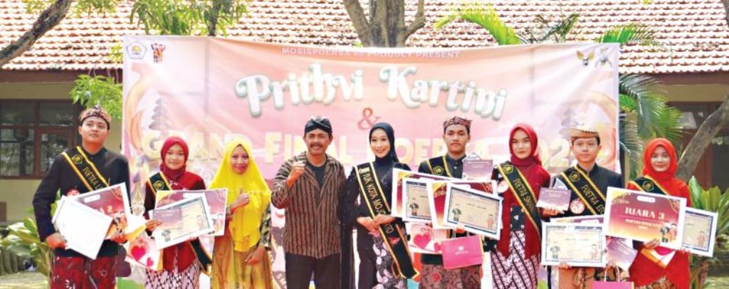 MEROKET: Selain mendukung minat dan bakat siswa, SMAN 1 Mojokerto juga mempermudah pelayanan administrasi siswa dan para alumni.