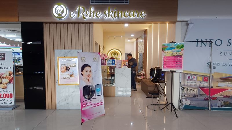 NYAMAN: Klinik eRshe Skincare yang ada di Sunrise Mall Mojokerto 1 lantai 2.