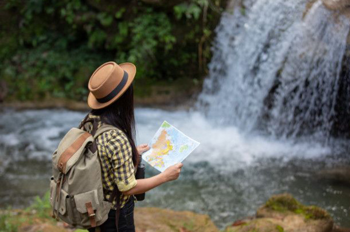 Traveling merupakan kegiatan yang sering diincar bagi masyarakat yang sedang penat bekerja maupun bosan dengan kegiatan sehari-hari. Sumber Foto: Pinterest
