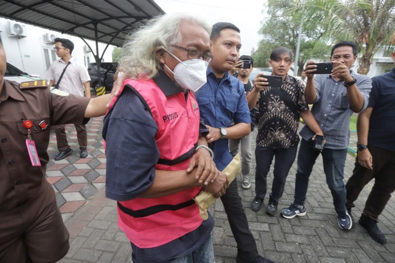 LANGKAH HUKUM: Nugroho alias Putut saat dikeler ke lapas beberapa waktu lalu. Putut ancang-ancang menjadi justice collaborator dalam perkara korupsi kapal TBM.