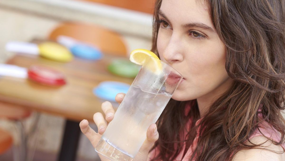 Minum Es Saat Haid Berbahaya? Ini Penjelasan Ilmiahnya!