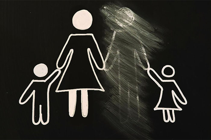 Di dunia ini, hampir seluruh anak tumbuh bersama ayahnya. Namun, beberapa di antara mereka merasa seperti tidak mengenali ayahnya sendiri. Sumber foto: Google