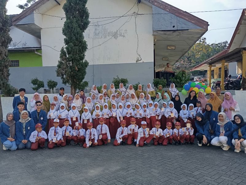 MENYENANGKAN: SDN Kesimantengah, Kecamatan Pacet gelar MPLS Ramah dan menyenangkan untuk menumbuhkan karakter sejak dini.