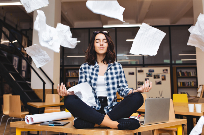 Ternyata Kerja Gak Harus Lembur: Berikut Gaya Hidup Work Life Balance Ala Gen Z yang Bisa Kamu Terapkan!