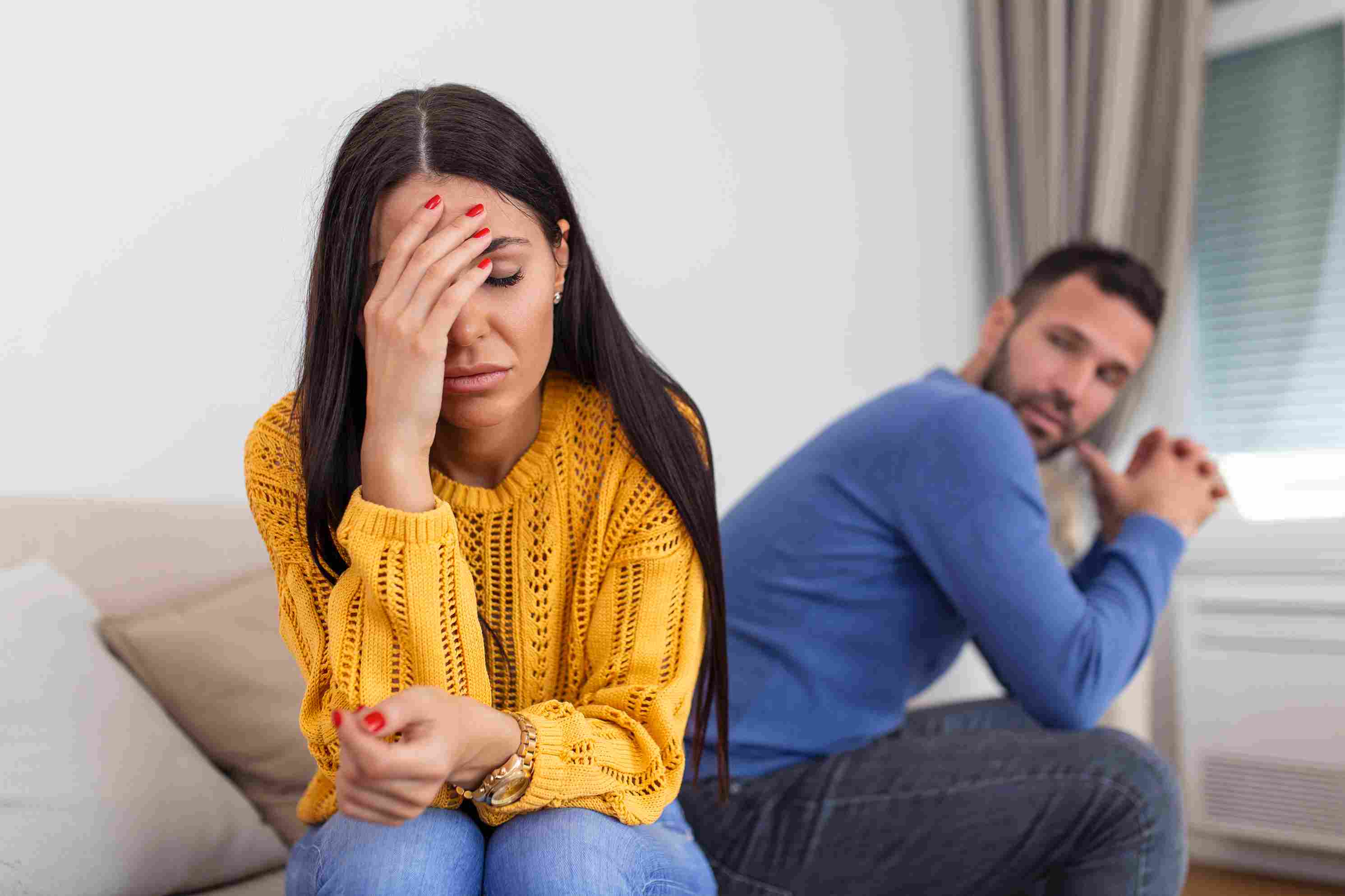 Kenali avoidant attachment dan penyebabnya.