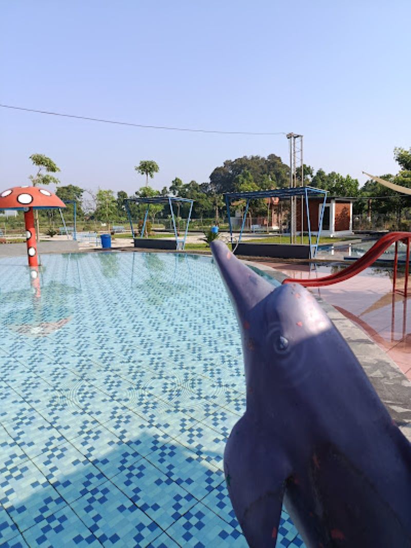 DIKEMBANGKAN: Wahana kolam renang di RTH Wisata Gelang Puri, Desa/Kecamatan Puri. Tempat wisata ini salah satu unit usaha BUMDes Puri Sejahtera.