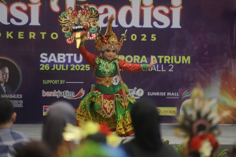 SUKSES: Event Lomba Tari Kreasi Tradisi se-Mojokerto Raya 2025 yang berlangsung hingga Sabtu (26/7) malam menyedot animo masyarakat sekaligus pengunjung Sunrise Mall 2 Mojokerto.