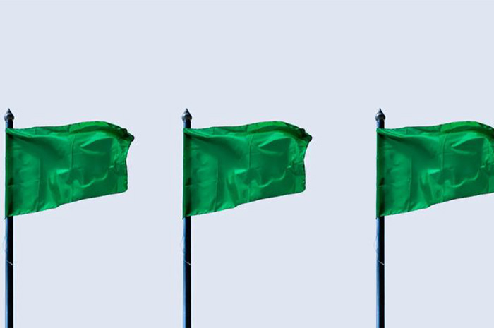 Akhir-akhir ini, media sosial dipenuhi konten tentang red flag, tanda-tanda toxic, manipulatif, dan hubungan yang bikin capek mental. Sumber Foto: Pinterest