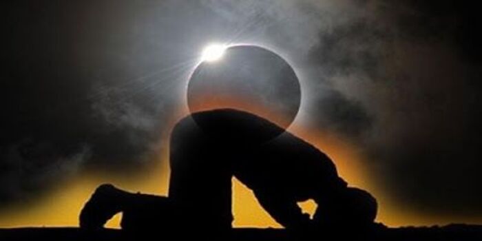 Menyambut Gerhana Matahari dengan Shalat Kusuf: Tuntunan Lengkap dan Dalilnya