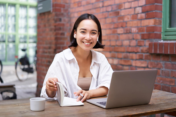 Mengapa Fresh Graduate Banyak Memilih Jadi Freelancer Meski Pendapatannya Tidak Menentu? Simak Alasan Lengkapnya
