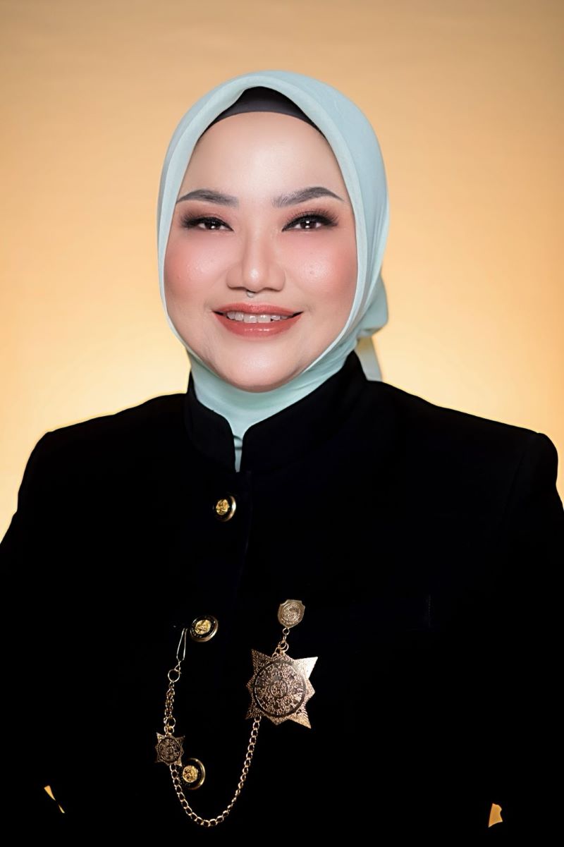 Hj. Ayni Zuroh, SE. MM Ketua DPRD Kabupaten Mojokerto