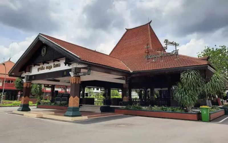 ARSITEKTUR KUNO: Bangunan joglo Pendapa Graha Majatama, Pemkab Mojokerto, di Jalan Ahmad Yani, Kota Mojokerto.