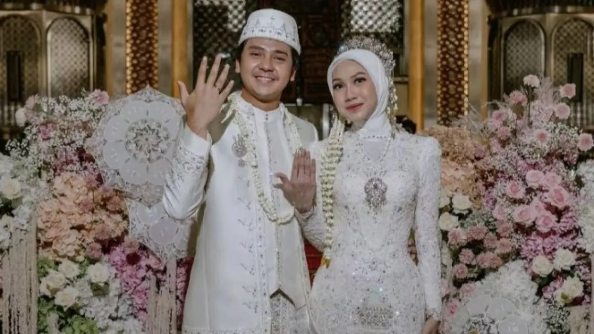 Resmi Menikah, Ini Kisah Cinta Arbani Yasiz dan Raissa Ramadhani