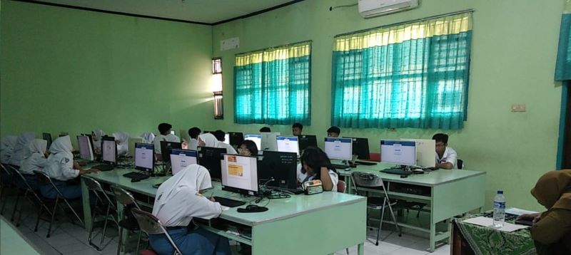 PENGGANTI UJIAN NASIONAL: Siswa SMAN 3 Mojokerto melaksanakan ANBK beberapa waktu lalu.&nbsp; Tahun ini, mereka juga akan menjalani TKA.