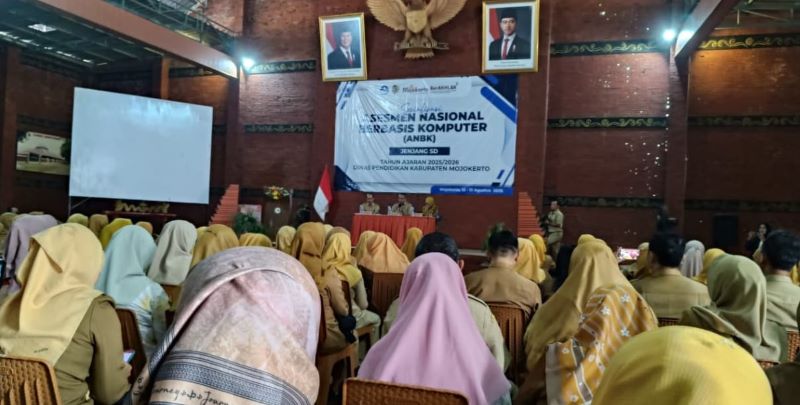 PERSIAPAN AWAL: Kepala SD se-Kabupaten Mojokerto mengikuti sosialisasi ANBK yang dibuka langsung Kepala Dispendik Kabupaten Mojokerto Ludfi Ariyono, kemarin (12/8).