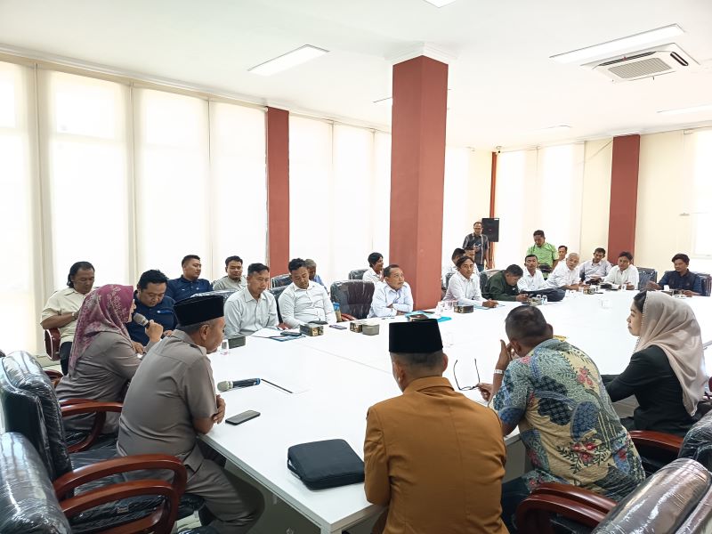 SAMPAIKAN ASPIRASI: Komisi I DPRD Kota Mojokerto menerima perwakilan tenaga non-ASN Pemkot Mojokerto untuk menggelar rapat dengar pendapat, Jumat (1/8) lalu.