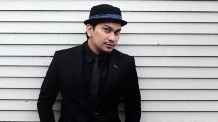 Terkait royalti lagu, Tompi ikut bersuara dengan mengizinkan karyanya bebas diputar di ruang publik.
