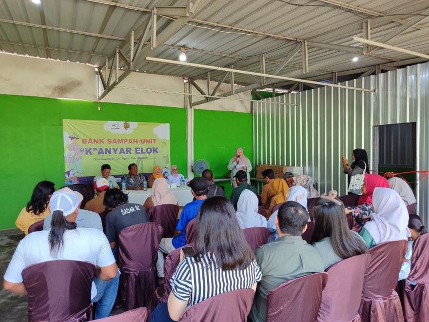 DIBERDAYAKAN: Pemdes Sukoanyar meresmikan Bank Sampah K&rsquo;Nyar Elok yang fokus pada pengelolaan lingkungan dan peningkatan ekonomi warga.