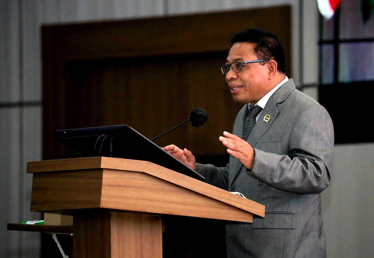 Diusulkan DPR untuk Menggantikan Arief Hidayat, Berikut Profil Inosentius Samsul
