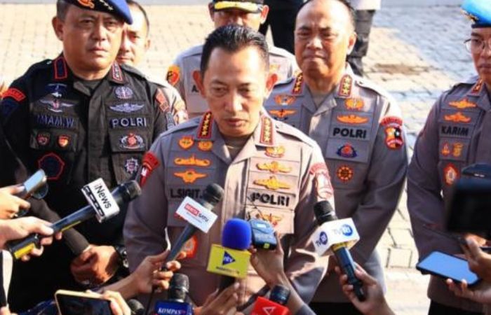 Kapolri Jenderal Listyo Sigit Prabowo berikan tanggapan soal Riza Chalid dan demo rusuh.