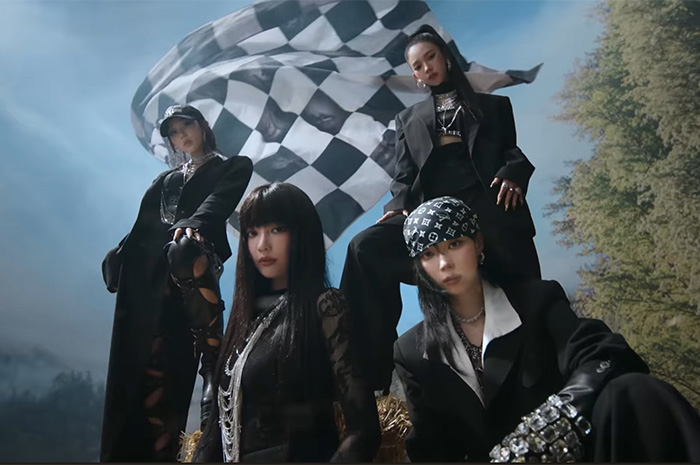 Grup idola populer asal Korea Selatan, aespa, kembali menggebrak industri musik dengan merilis mini album terbaru bertajuk &ldquo;Rich Man&rdquo;. sumber foto: X.com
