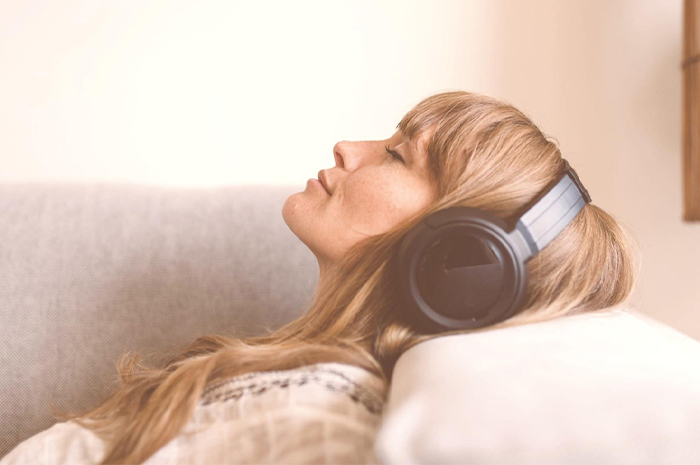 Musik tidak hanya menjadi pelengkap dan pencair suasana saja, tetapi juga sebagai pengingat ingatan lama. Sumber foto: Google