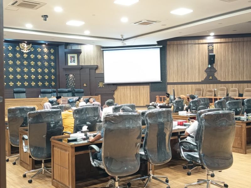 DITINDAKLANJUTI: DPRD Kota Mojokerto saat menggelar rapat gabungan komisi dengan menghadirkan inspektorat terkait tindak lanjut rekomendasi KPK.