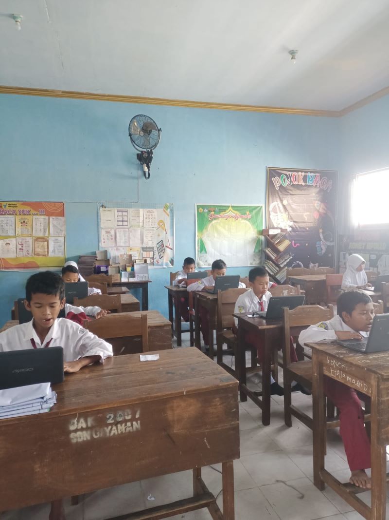 PEKAN TERAKHIR: Siswa SDN Gayaman melaksanakan simulasi ANBK. Sedianya, mulai pekan depan mereka akan menjalani kegiatan tersebut selama dua hari.