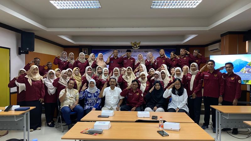 MENDALAM: MGMP Pendidikan Pancasila jenjang SMP negeri se-Kabupaten Mojokerto mengikuti kegiatan pengabdian masyarakat yang digelar Fakultas Ilmu Sosial dan Ilmu Politik Unesa, Selasa (16/9).
