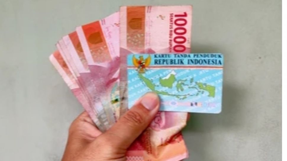 Pemerintah Tambahkan Minyak Goreng 2 Liter dalam Paket Bansos