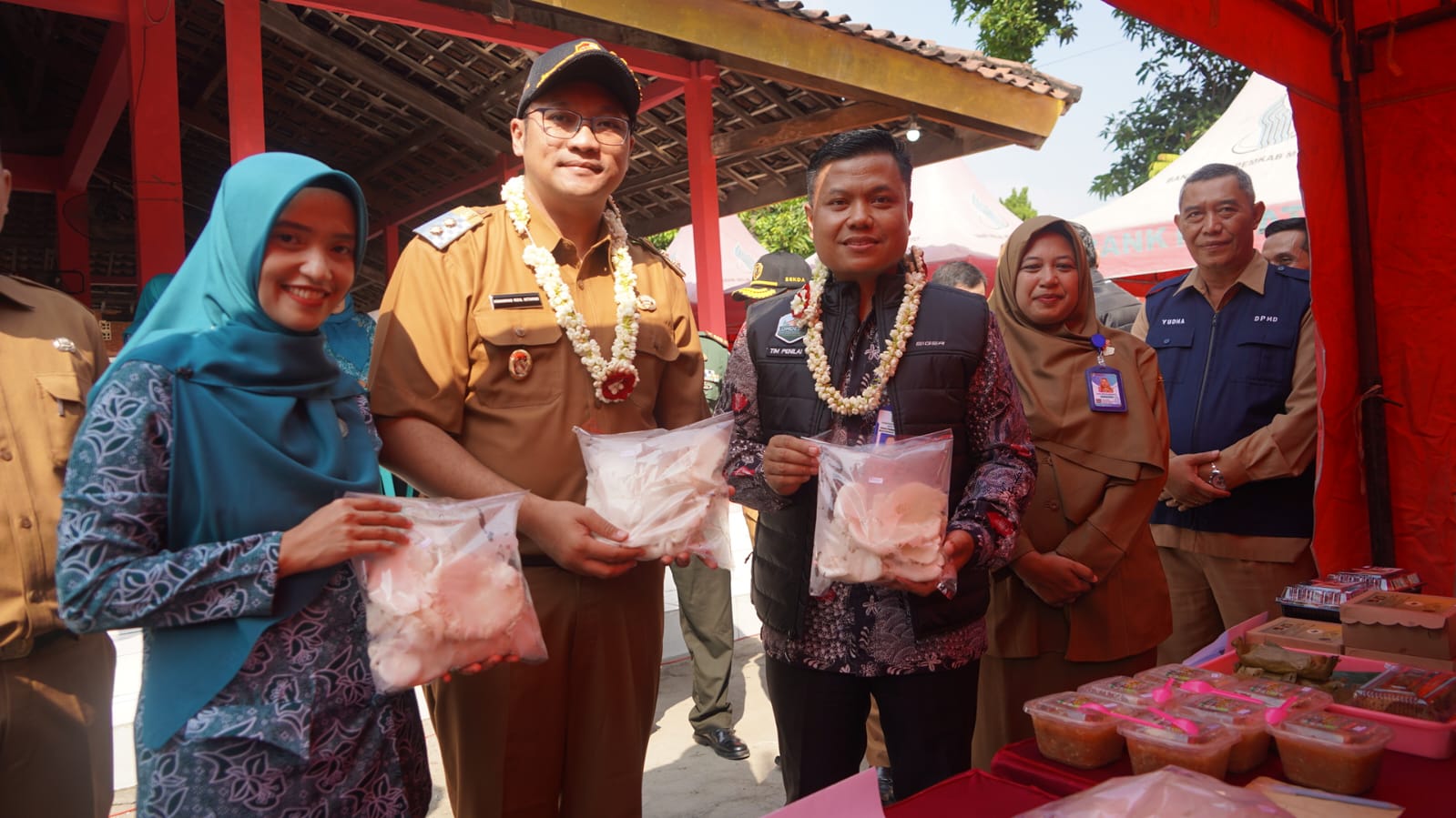 DAYA SAING: Wakil Bupati Mojokerto M. Rizal Oktavian turut mendampingi warga dalam penilaian lapang lomba desa dan kelurahan Provinsi Jawa Timur 2025 di Desa Ngarjo, Kecamatan Mojoanyar.