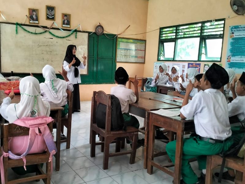 TUNJANGAN NAIK: Aktivitas pembelajaran di salah satu madrasah kawasan Kabupaten Mojokerto. Kalangan guru non-ASN yang mengajar di instansi kependidikan naungan Kemenag menerima kenaikan tunjangan.