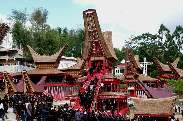 Di Indonesia, terdapat salah satu upacara pemakaman tradisional paling mahal, yakni Rambu Solo khas Toraja. Sumber foto: Google