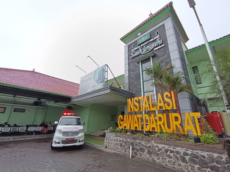 BACK UP PERAWATAN: RSI Sakinah Mojokerto menerima rujukan satu pasien korban dari insiden ambruknya musala di Ponpes Al-Khoziny, Buduran, Sidoarjo, kemarin (30/9).