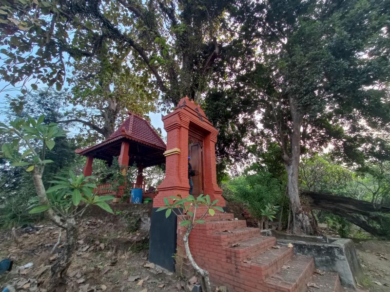 JEJAK SEJARAH: Petilasan Empu Supo di Dusun/Desa Watesumpak, Kecamatan Trowulan. Empu Supo dipercaya sebagai pembuat keris pada zaman Kerajaan Majapahit hingga Demak.
