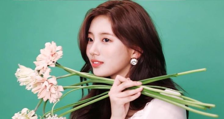 Jejak Gemilang Bae Suzy dalam Drama dan Film dari Dream High hingga Genie Make a Wish