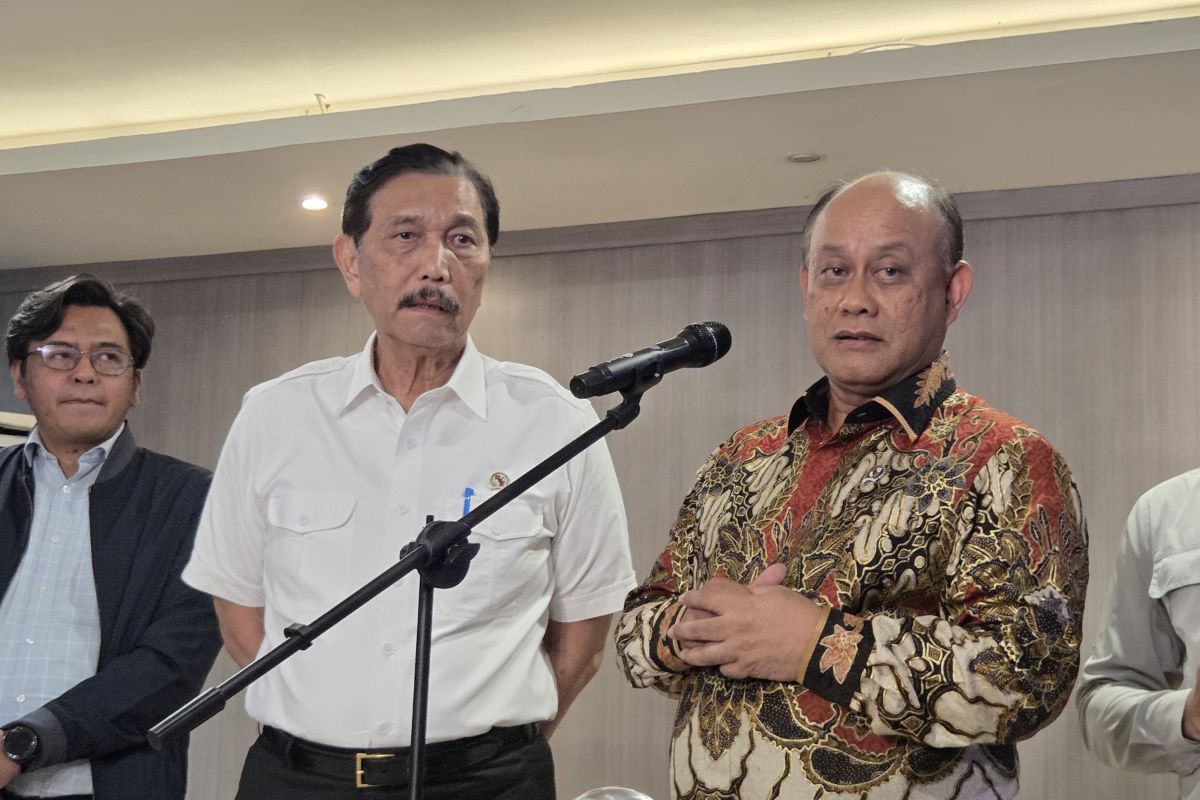 Insiden Keracunan Picu Polemik, Luhut Minta Program MBG Tetap Jalan