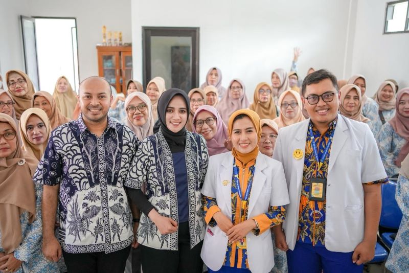 POLA HIDUP SEHAT: Kegiatan sosialisasi kesehatan masyarakat di Kelurahan Sawahan, Kecamatan Mojosari, Kabupaten Mojokerto, Senin (29/9).