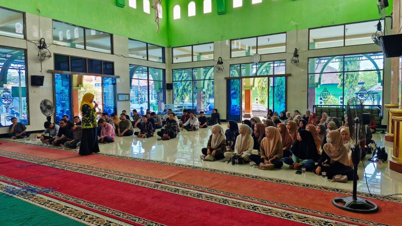 SYARAT WAJIB: Calon pengantin menjalani bimbingan perkawinan yang dipandu fasilitator yang tersebar di 18 KUA di Kabupaten Mojokerto.